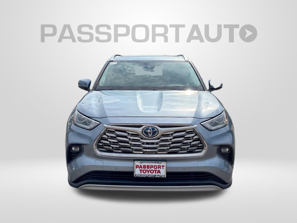 2021 Toyota Highlander Hybrid Platinum