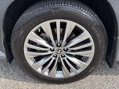 2021 Toyota Highlander Hybrid Platinum