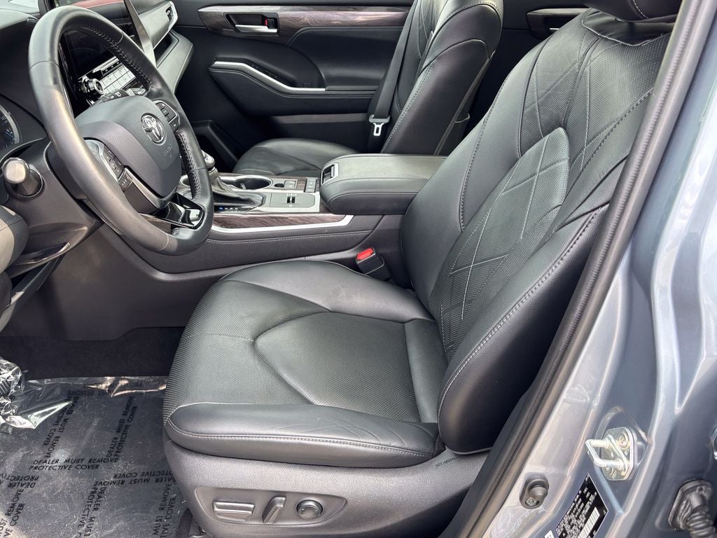 2021 Toyota Highlander Hybrid Platinum