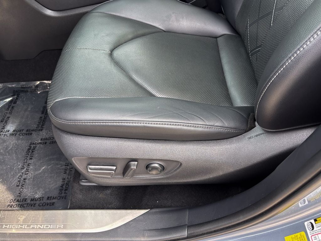 2021 Toyota Highlander Hybrid Platinum
