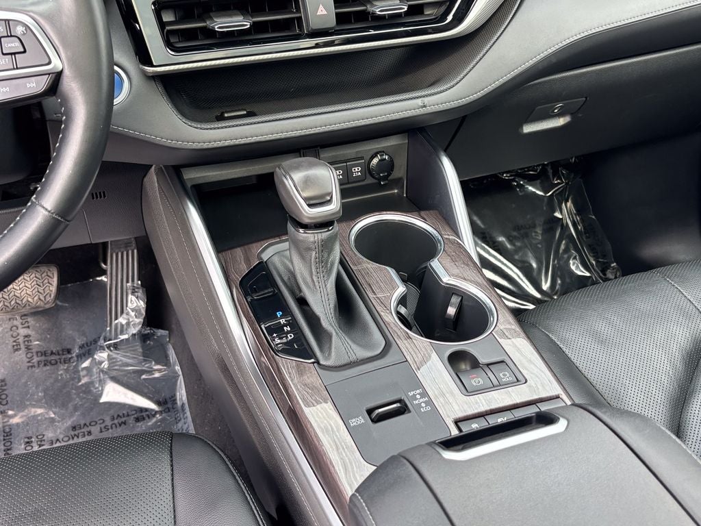 2021 Toyota Highlander Hybrid Platinum
