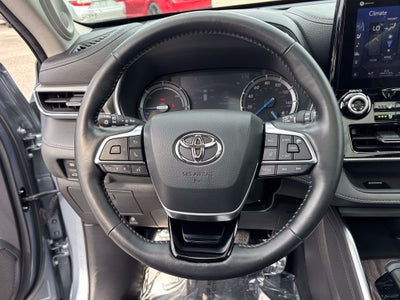 2021 Toyota Highlander Hybrid Platinum