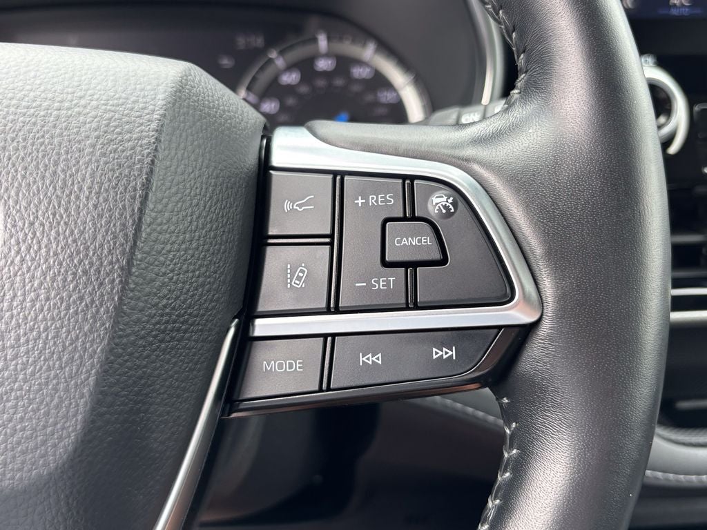 2021 Toyota Highlander Hybrid Platinum