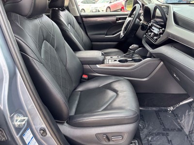 2021 Toyota Highlander Hybrid Platinum