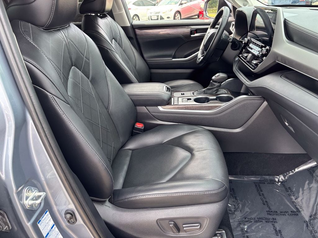 2021 Toyota Highlander Hybrid Platinum