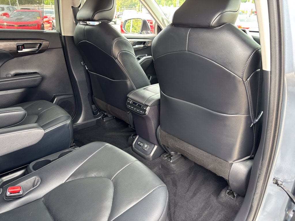 2021 Toyota Highlander Hybrid Platinum