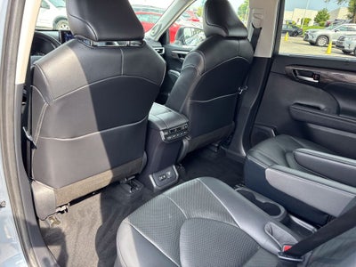 2021 Toyota Highlander Hybrid Platinum
