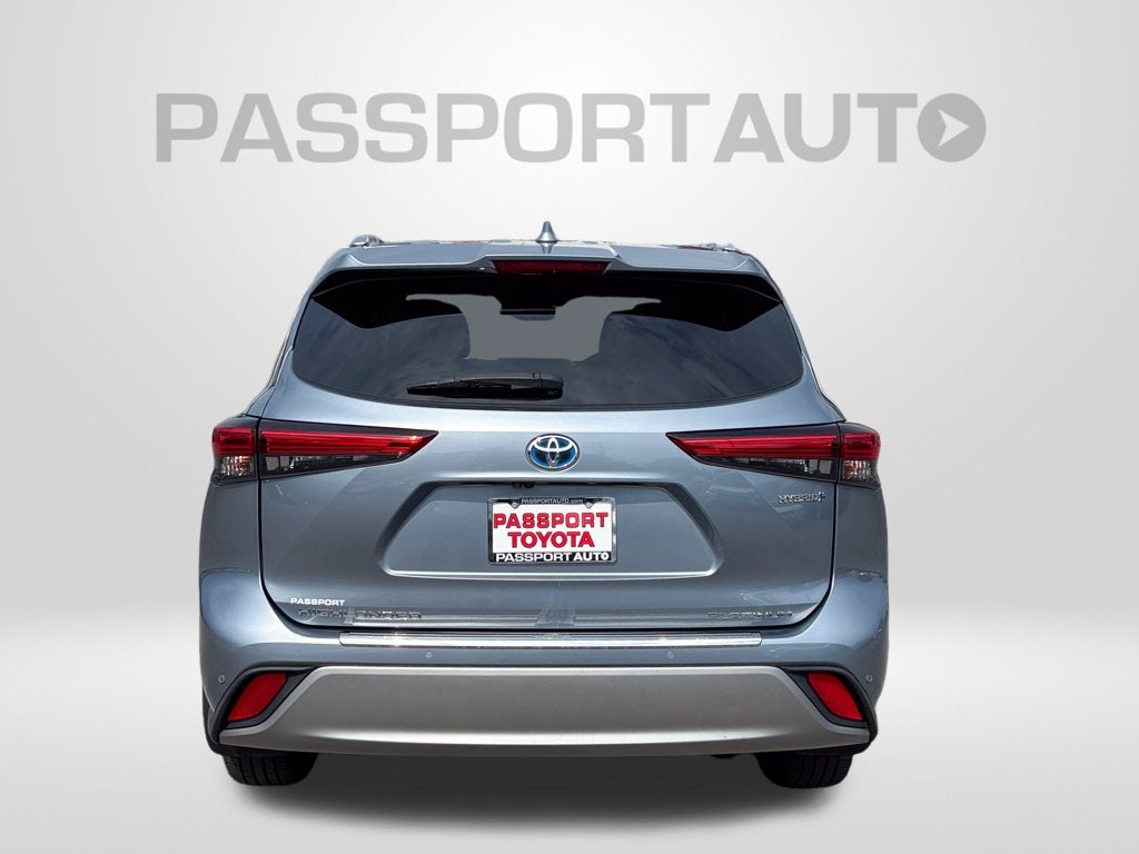 2021 Toyota Highlander Hybrid Platinum