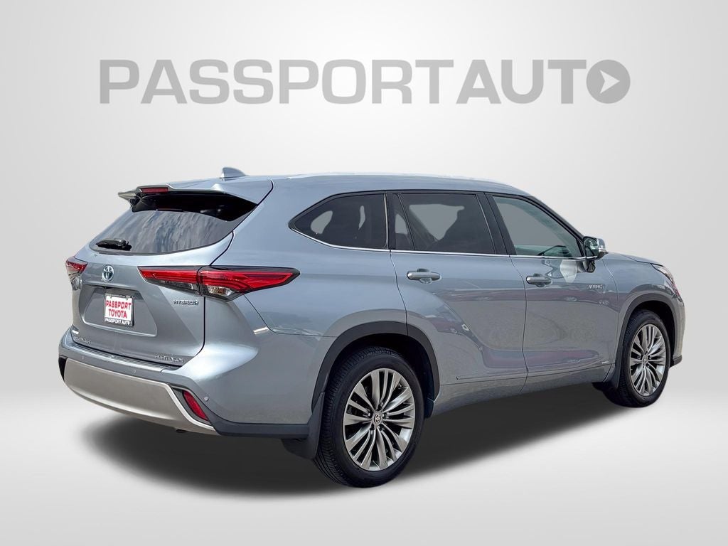 2021 Toyota Highlander Hybrid Platinum
