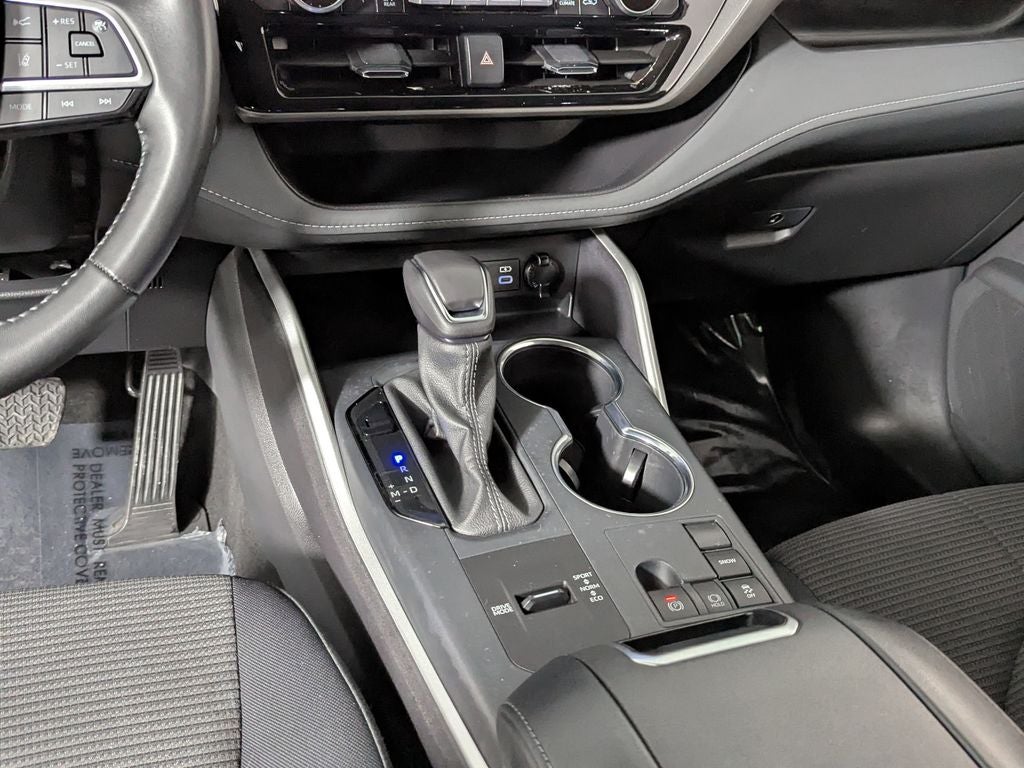 2025 Toyota Highlander LE