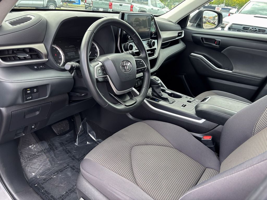 2025 Toyota Highlander LE