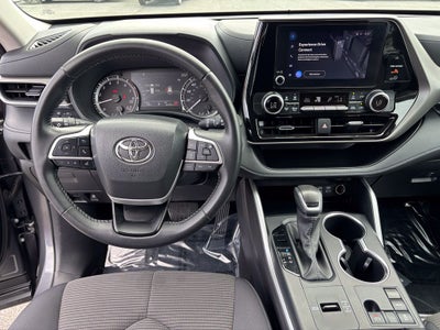 2025 Toyota Highlander LE