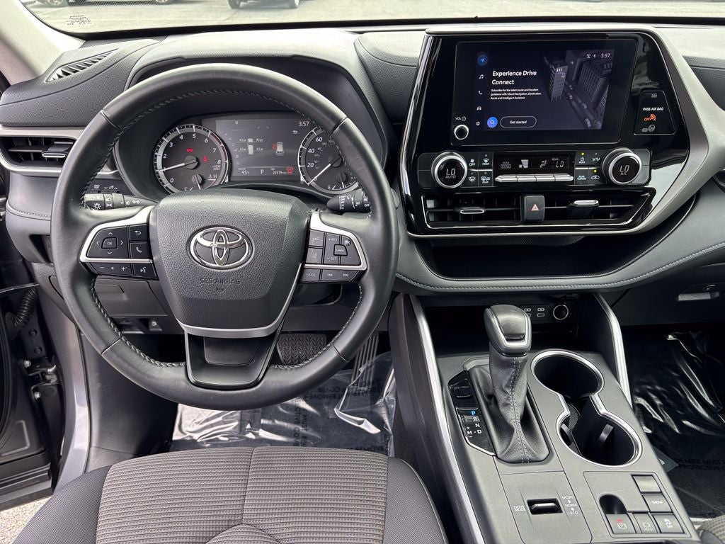 2025 Toyota Highlander LE