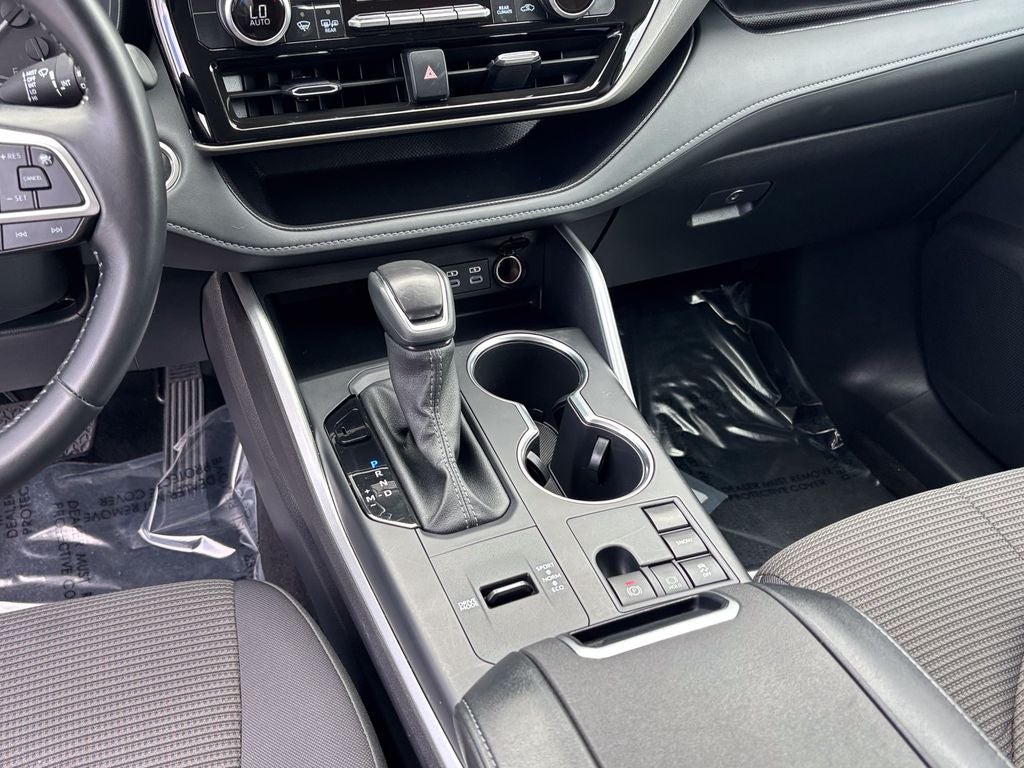 2025 Toyota Highlander LE
