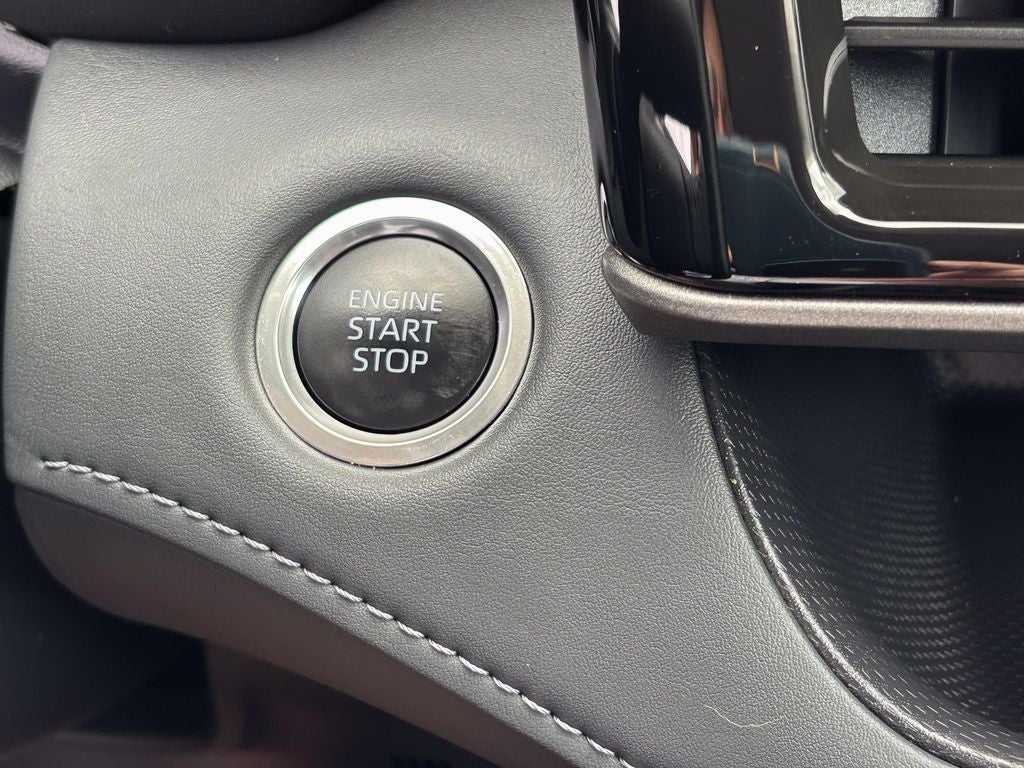2025 Toyota Highlander LE