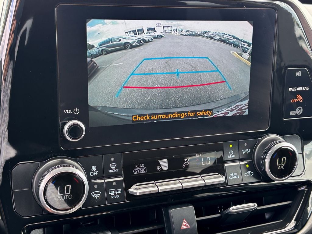2025 Toyota Highlander LE