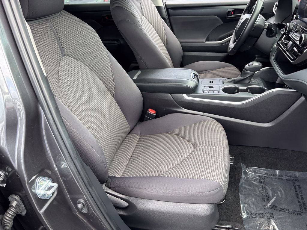 2025 Toyota Highlander LE
