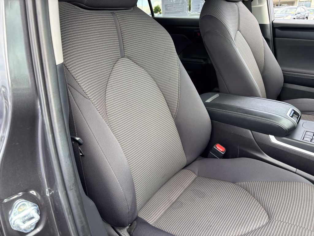 2025 Toyota Highlander LE