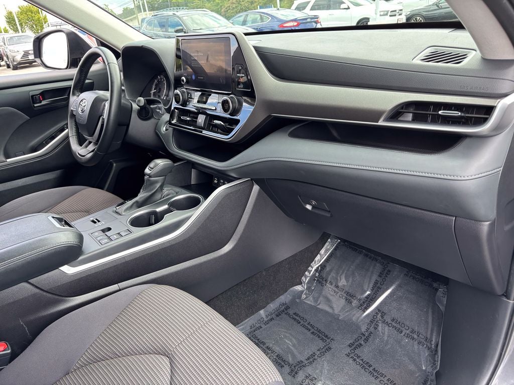 2025 Toyota Highlander LE