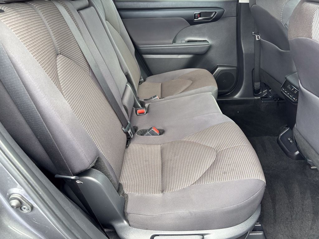 2025 Toyota Highlander LE