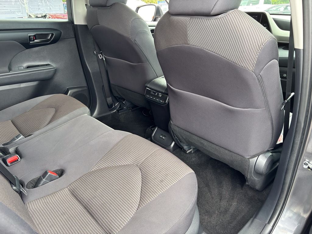 2025 Toyota Highlander LE
