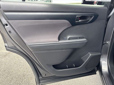 2025 Toyota Highlander LE