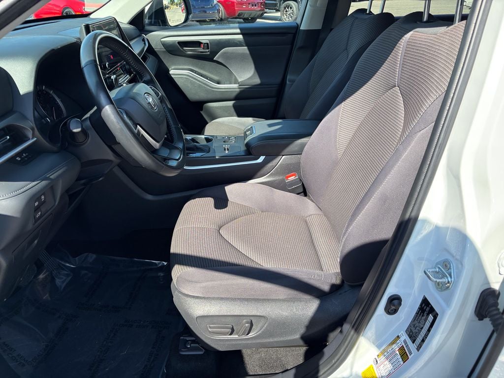 2025 Toyota Highlander LE
