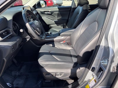 2025 Toyota Highlander XLE