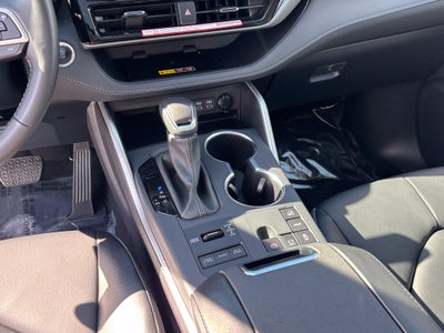 2025 Toyota Highlander XLE