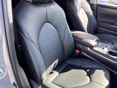 2025 Toyota Highlander XLE
