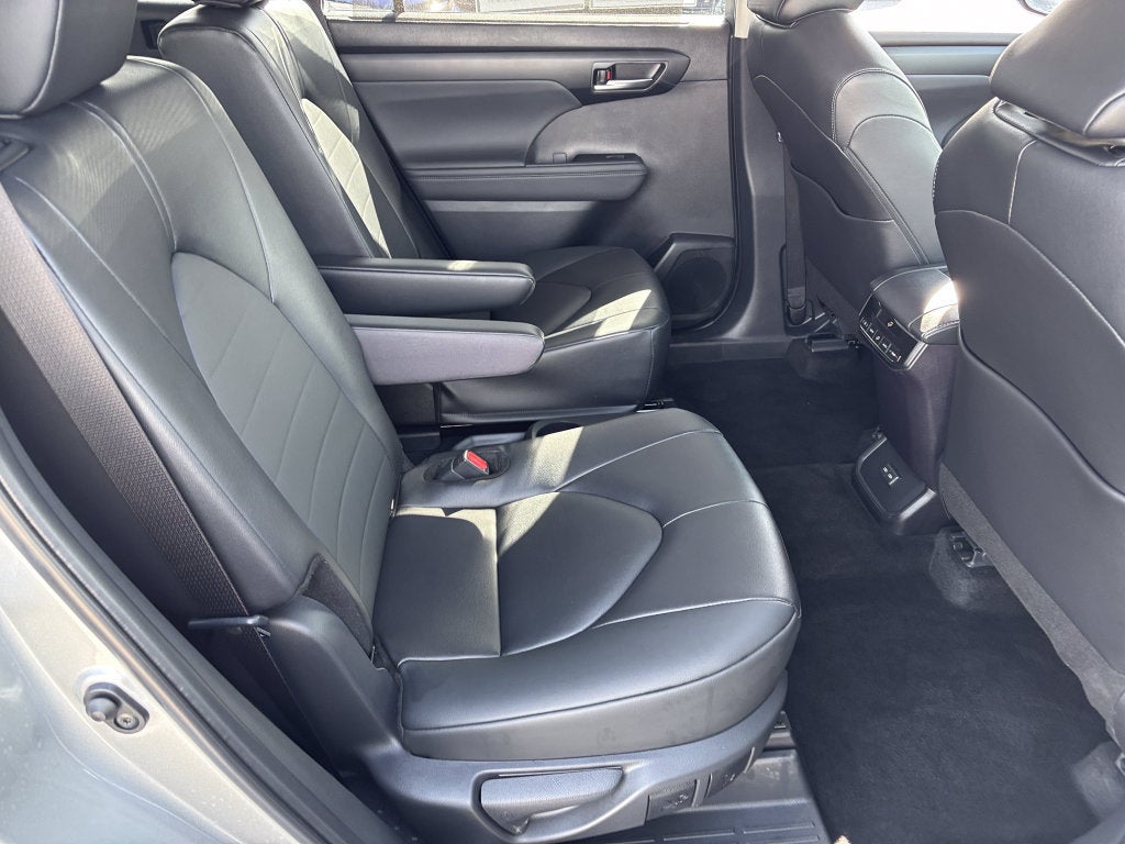 2025 Toyota Highlander XLE