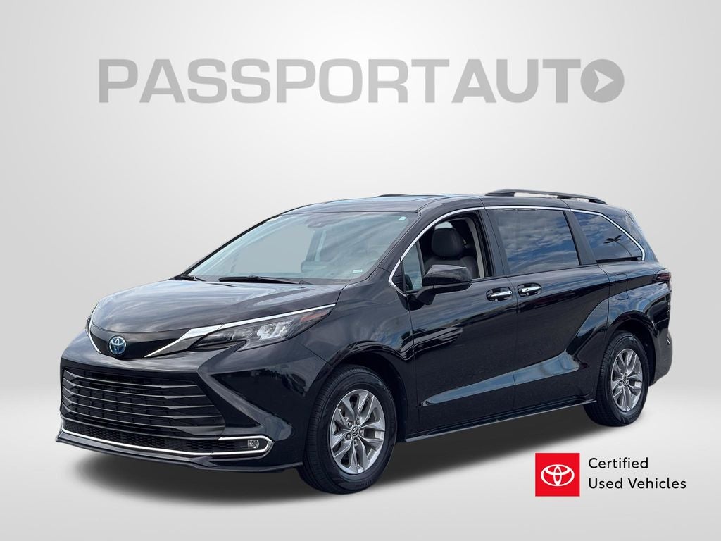 2024 Toyota Sienna XLE 8 Passenger