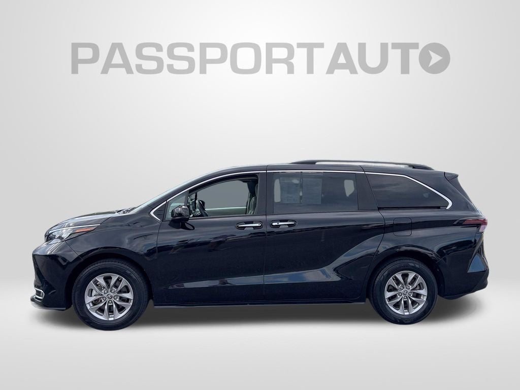 2024 Toyota Sienna XLE 8 Passenger