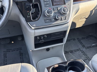 2019 Toyota Sienna XLE 8 Passenger