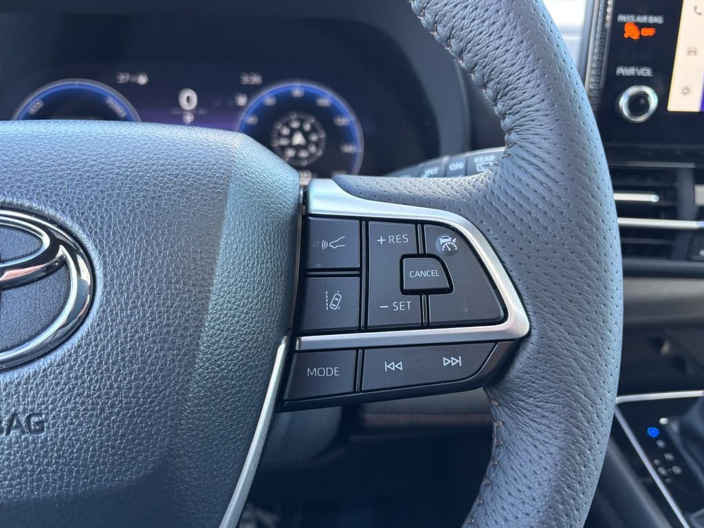 2025 Toyota Sienna Limited 7 Passenger